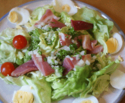 Französischer Salat mit Schinken
